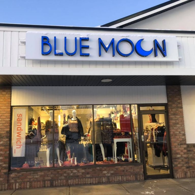 Fashion Visit Downtown Canmore